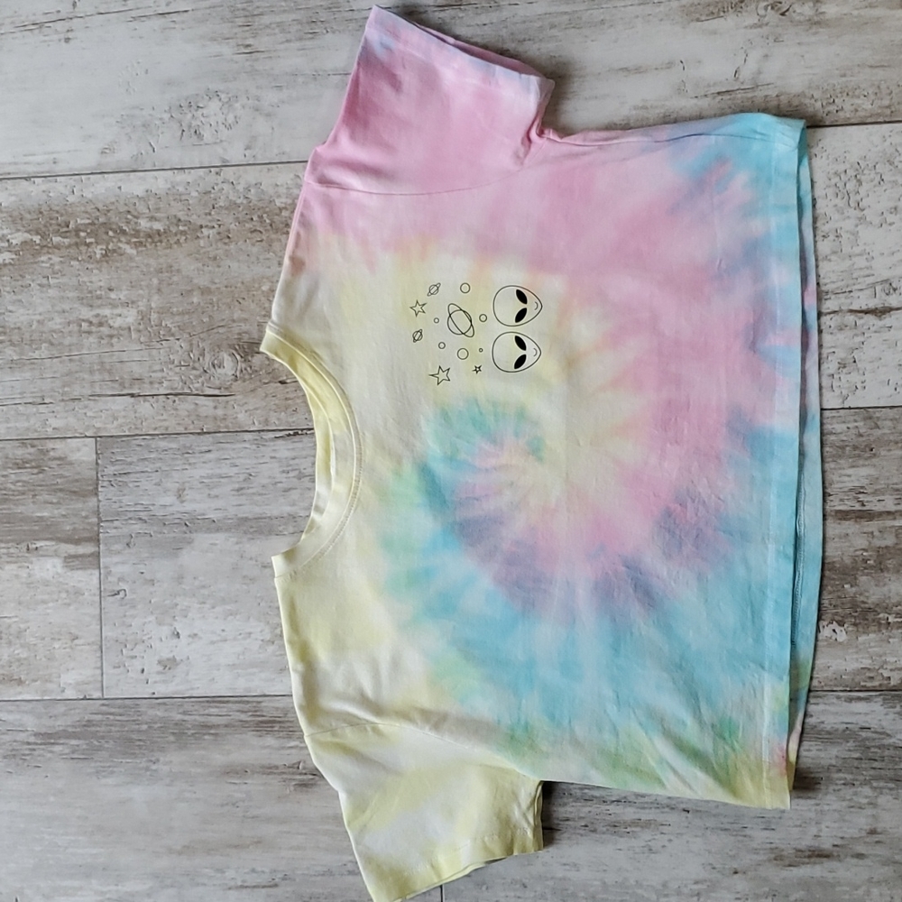 Kiwi & Punch Graphic Tye Dyed Crop Top